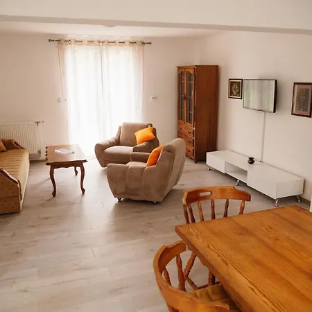 Apartment Romic R